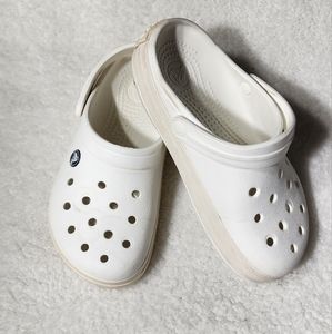 White Crocs size women 6 men 4